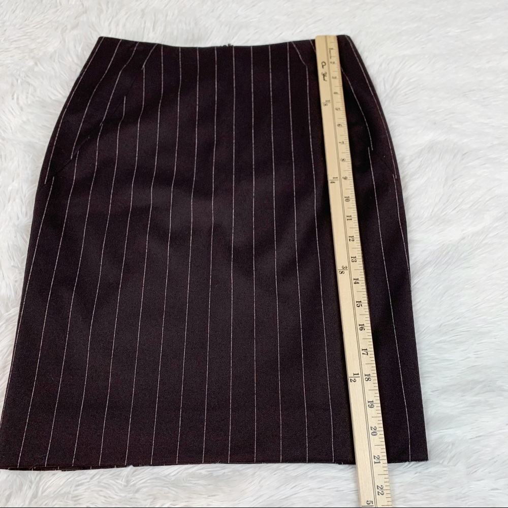 Theory Striped wool blend knee length pencil skirt in brown workwear - Picture 4 of 12